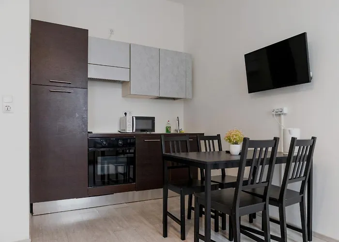 Budget & Comfy 2 Adjacent Great For Long-stays *
