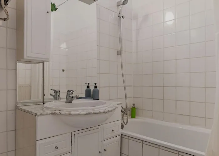 Budget & Comfy 2 Adjacent Great For Long-stays *