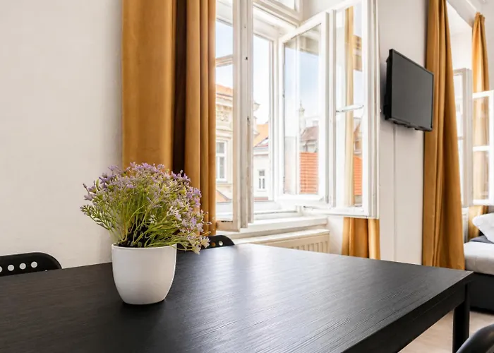 Budget & Comfy 2 Adjacent Great For Long-stays